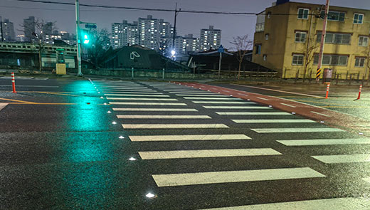 road-studs-Philippines